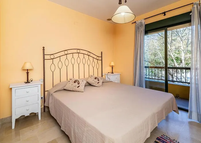 Spacious Apartment In Marbella